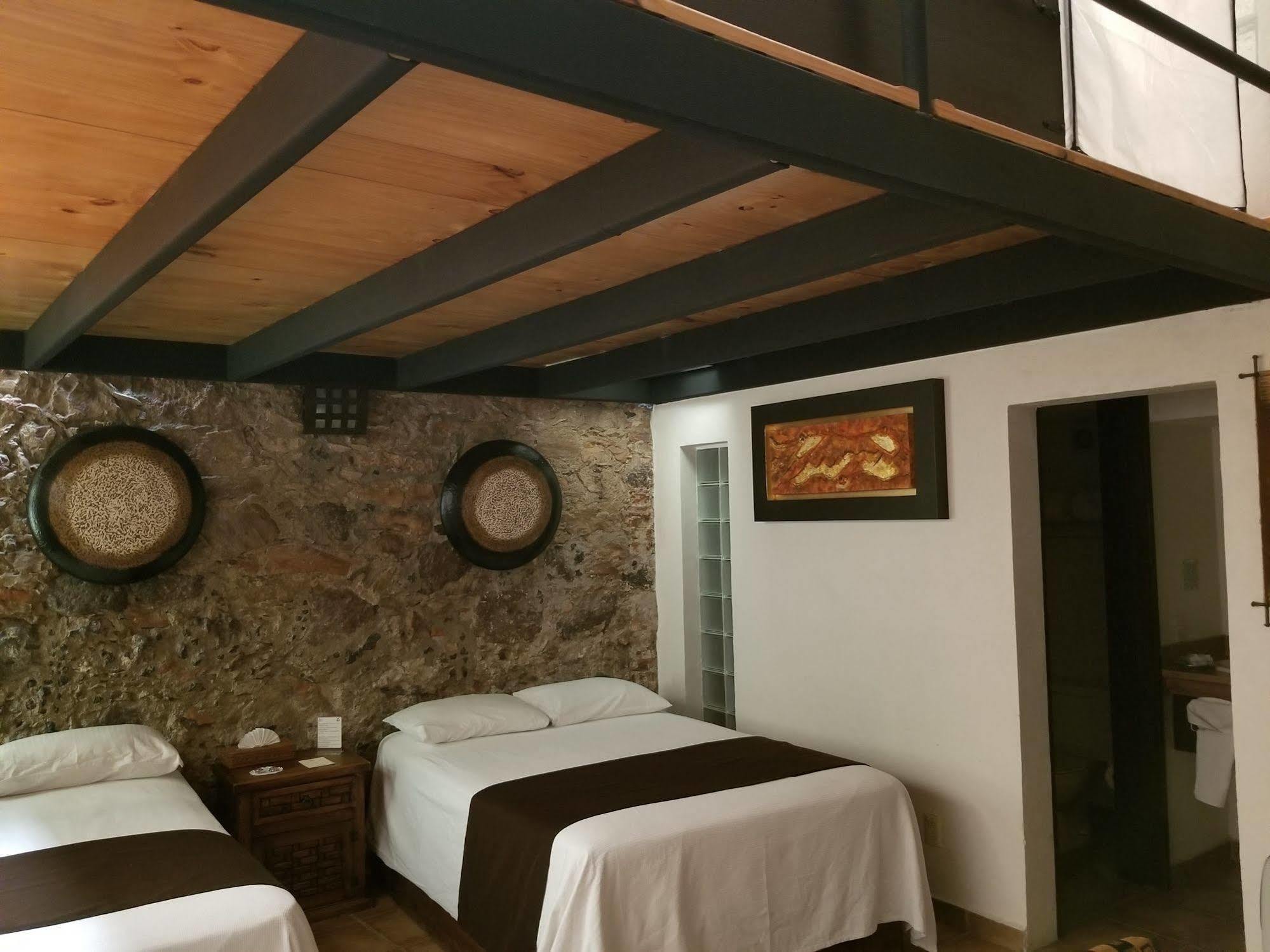 Hotel Suites Sofia Querétaro Εξωτερικό φωτογραφία