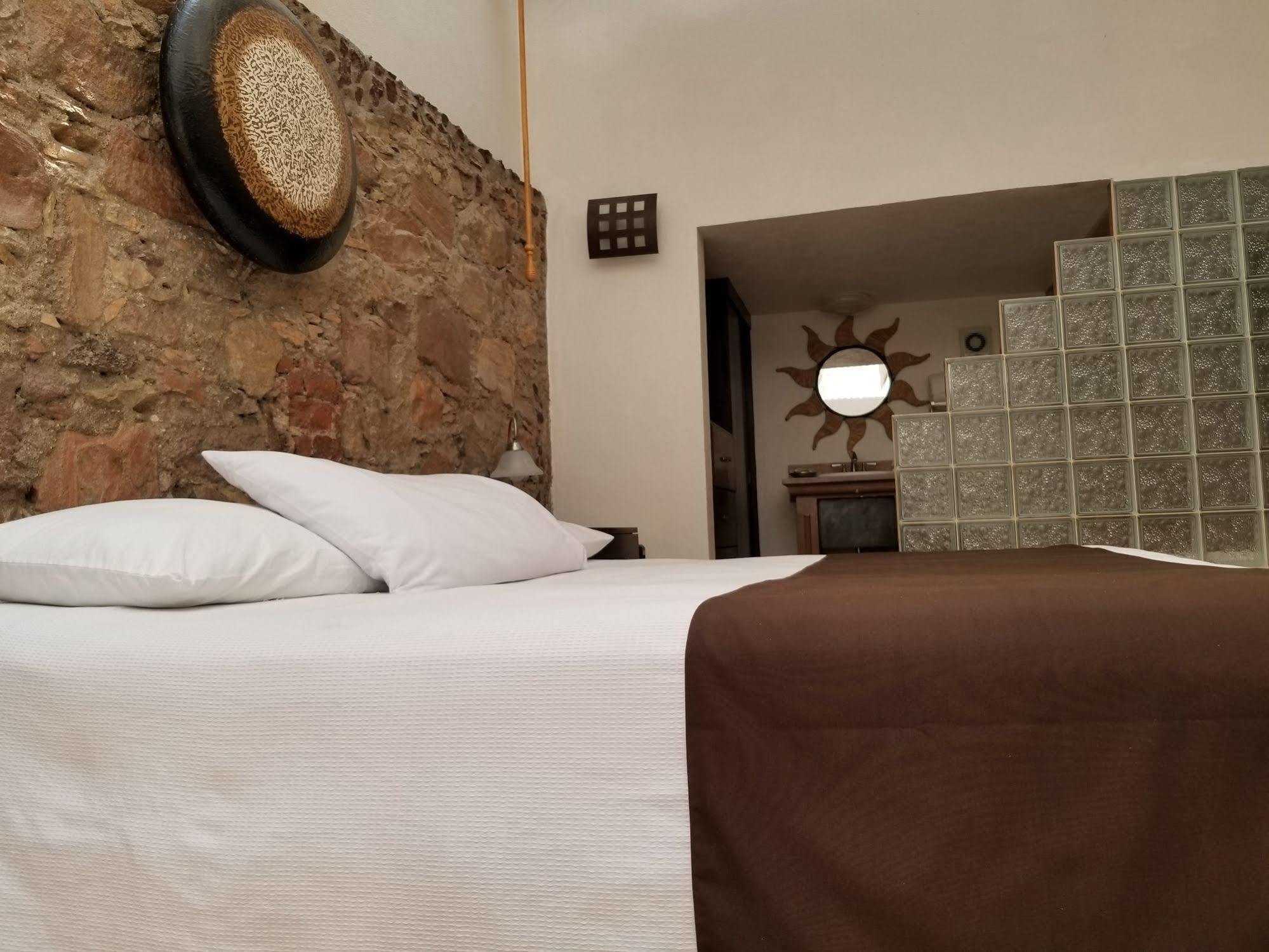 Hotel Suites Sofia Querétaro Εξωτερικό φωτογραφία